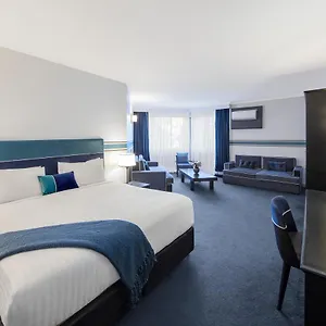 Ramada By Wyndham Diplomat Hotel Canberra